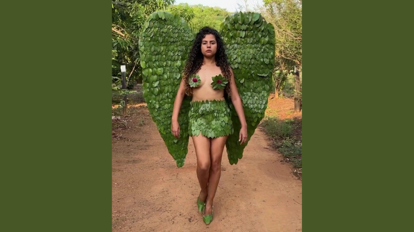Entre folhas e flashes, Alessandra Araújo protagoniza um show de estilo natural com curadoria da Non Stop.