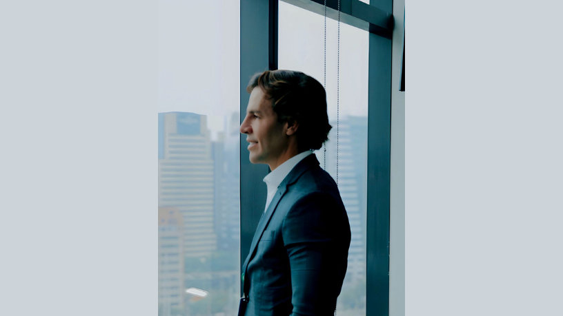 Ian dos Anjos Cunha explica como o timing certo pode decidir entre insistir ou mudar de rota para alcançar o sucesso.