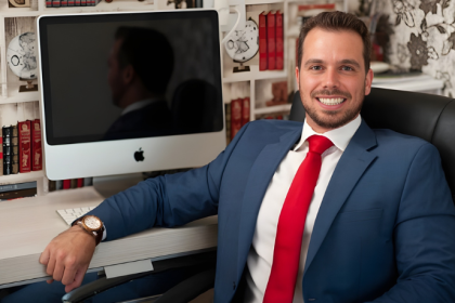 Felipe Rassi analisa o mercado de créditos estressados e explica o que esse cenário revela sobre os movimentos, riscos e sinais da economia.