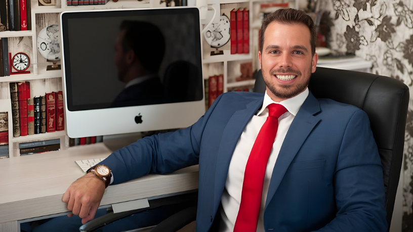 Felipe Rassi analisa o mercado de créditos estressados e explica o que esse cenário revela sobre os movimentos, riscos e sinais da economia.